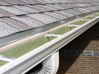 Roofing gutter